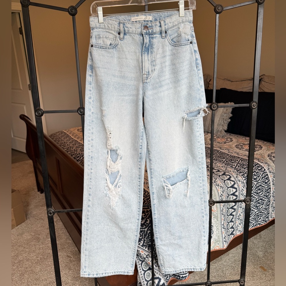 Altar’d State Distressed Jeans Size 25
